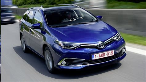 Toyota Auris Touring Sports Freestyle universalo modelis