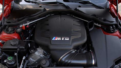 S65 V8 variklio schema