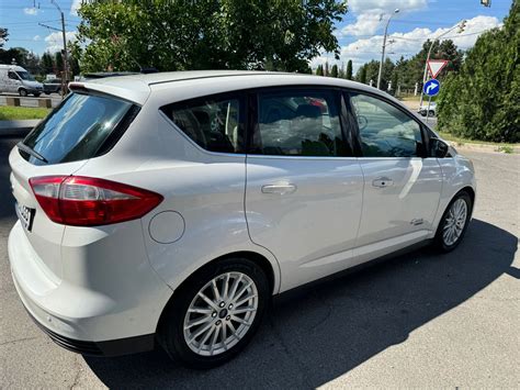 Ford C-Max techninių charakteristikų lentelė