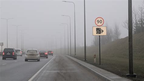 greičio matuoklio ženklas, automobilis greitkelyje