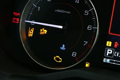 Lentelė, lyginanti Ford Escape kuro sąnaudas pagal variklio tipą ir važiavimo režimą