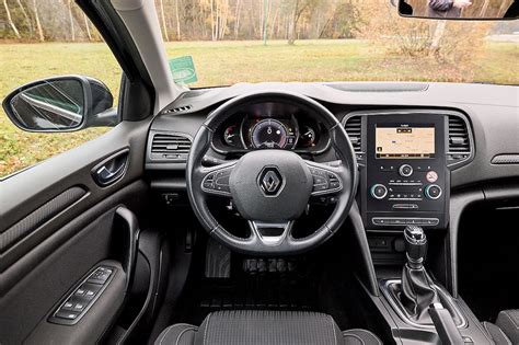 Renault Megane IV variklių gama ir techniniai parametrai