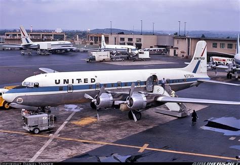 „United Airlines“ DC-6 lėktuvas po avarijos tyrimo
