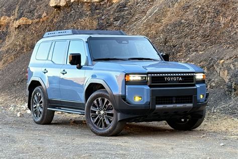 Lentelė, apibendrinanti Toyota Land Cruiser privalumus ir trūkumus