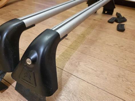 Citroen C4 stogo skersinių komplekto iliustracija