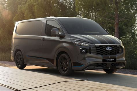 Ford Transit Custom PHEV, vežantis didelius krovinius