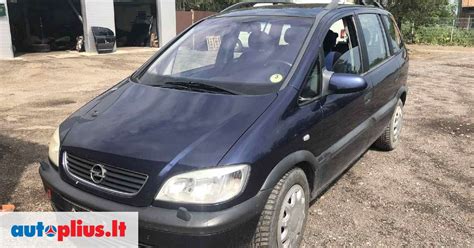Opel Zafira visų kartų iliustracija