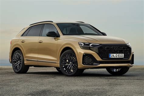 Audi Q8 2024 metų modelio išorės dizainas su naujomis kėbulo spalvomis ir žibintais