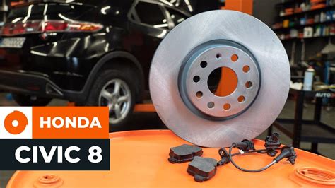 Nuotraukų galerija, iliustruojanti sankabos keitimo procesą Honda Civic automobiliui