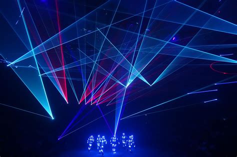 Infografika: lazerinių priekinų žibintų įtaiso schema