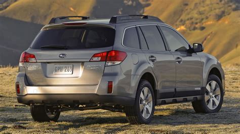 naujo subaru outback priekis