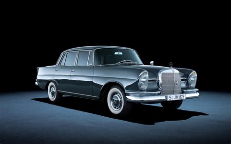 Nuotrauka, vaizduojanti Mercedes-Benz W111 