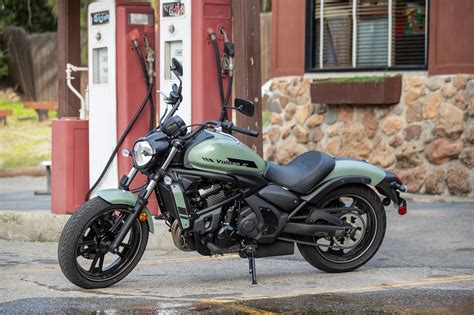 Kawasaki Vulcan S motociklo akumuliatoriaus skyriaus nuotrauka