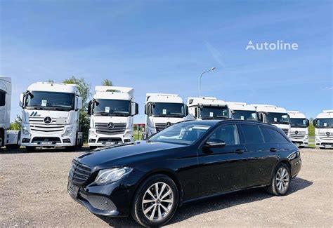 Mercedes-Benz automobilio salonas su sėdynių užvalkalais