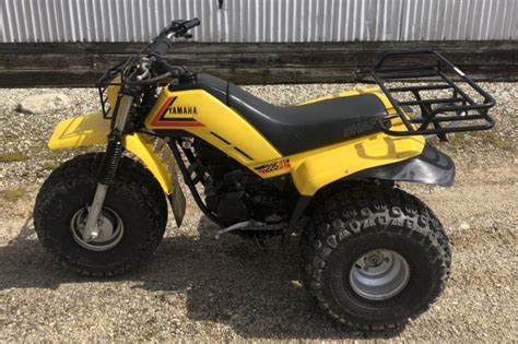 Keturračio Yamaha Tri Moto 225 nuotrauka