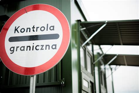 Nuotrauka: Lenkijos kelių mokesčių punktas su automobilių eilėmis