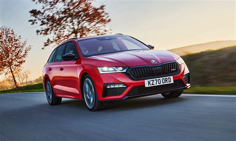 Skoda Octavia vRS interjero nuotrauka su patogiomis sėdynėmis
