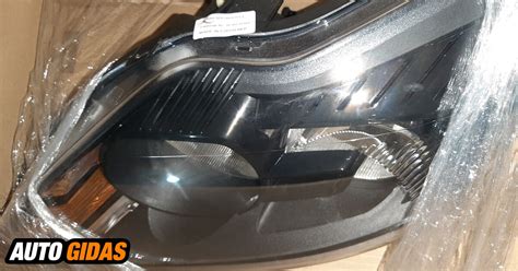 Ford Focus priekinių žibintų dizaino detalė po 2014 m. atnaujinimo