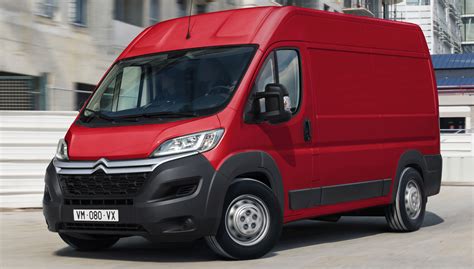 Diagrama, iliustruojanti CITROEN Jumper žibinto dangtelio nuėmimą, nurodant tvirtinimo taškus