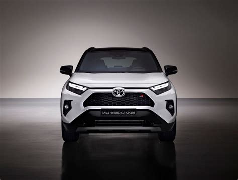 Detalus vaizdas į Toyota RAV4 sėdynių valdymo mygtukus