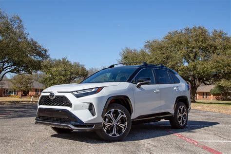 Toyota RAV4 Plug-in Hybrid variklio skyrius