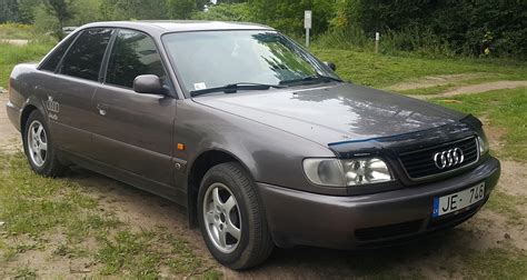 Audi A6 C4 modelio eksterjero nuotrauka