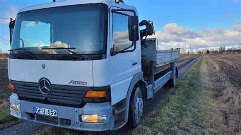 Mercedes-Benz Atego su skirtingais antstatais: furgonas, bortinė platforma, savivartis